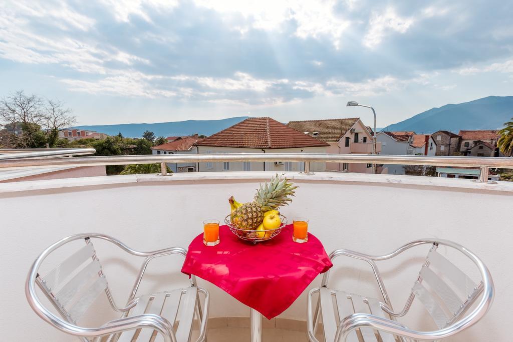 Apartments Perper Tivat Exterior photo